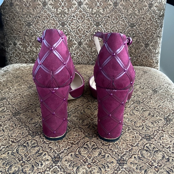 Beautiful burgundy shoes - Picture 2 of 4
